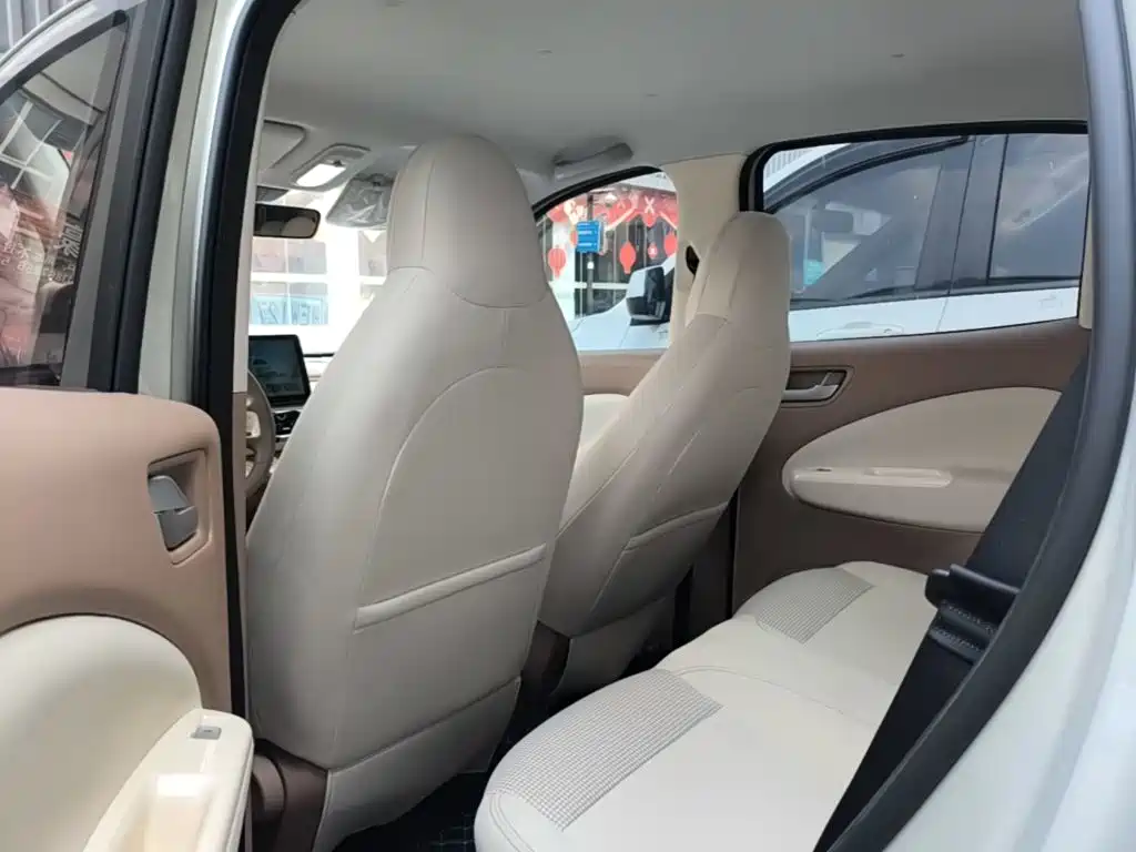 Wuling MINIEV — миниатюра 17