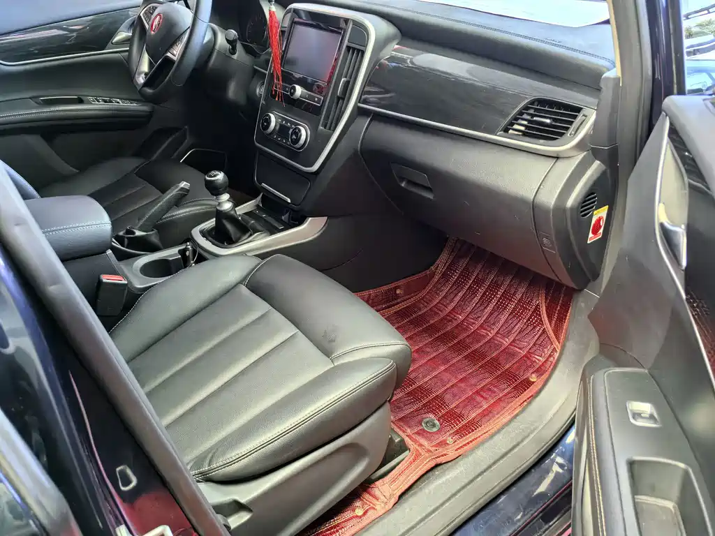 BYD MAX — миниатюра 10