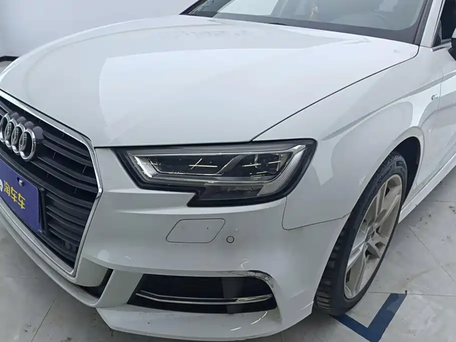 Audi A3 2019 Limousine 35 TFSI Fashion V
