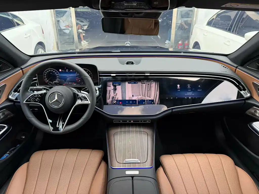 Mercedes-Benz E-Class — миниатюра 5