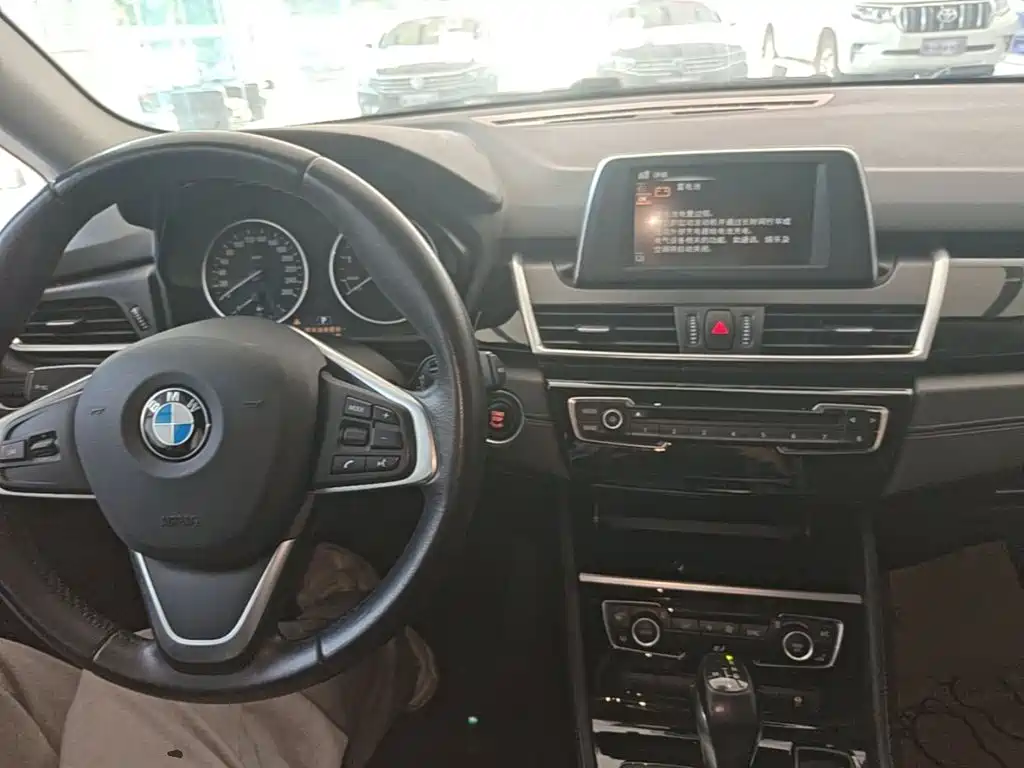 BMW 2 Series Active Tourer (Import) — миниатюра 10
