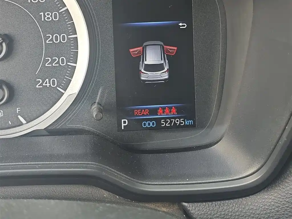 Toyota Corolla Cross — миниатюра 9