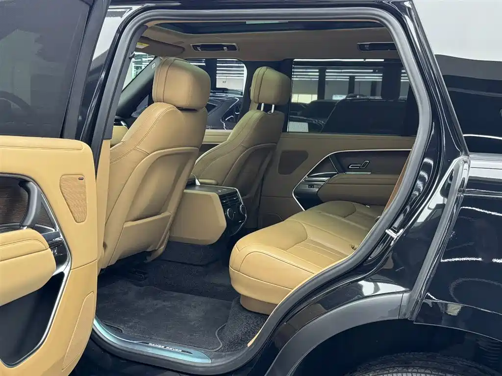 Land Rover Range Rover 2025 3.0 L6 400PS Long Wheelbase