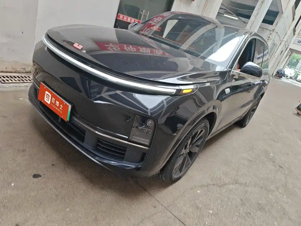 Li Auto Li L8 2024