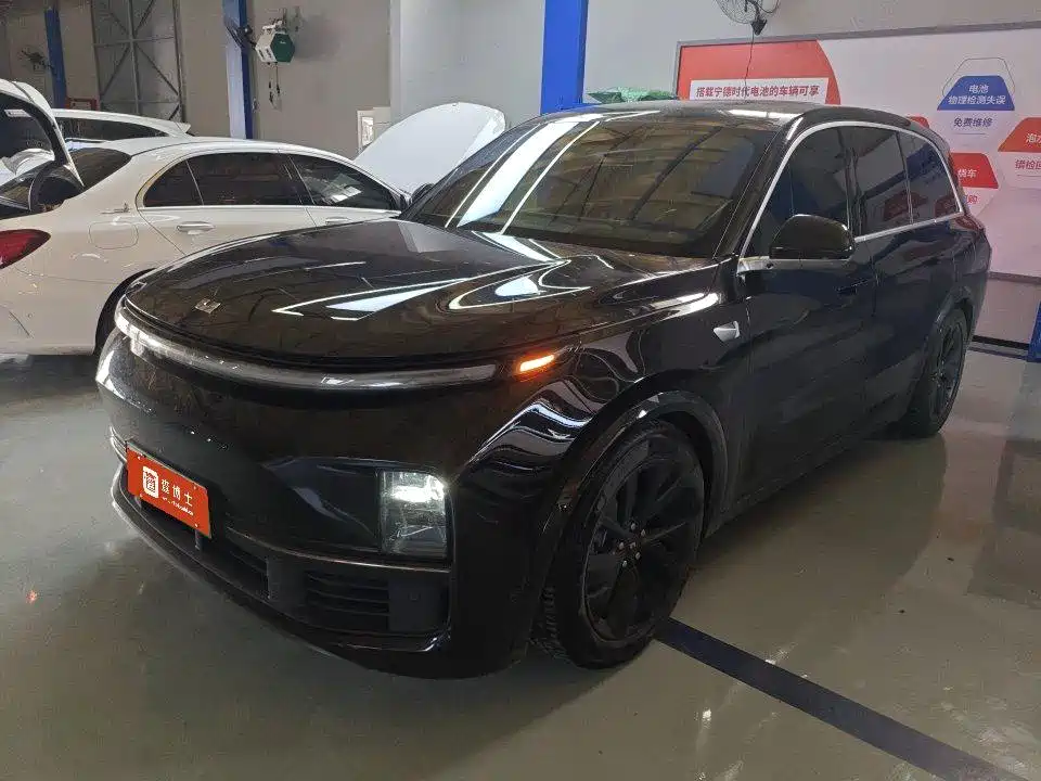2024 Li Xiang L8 - zdjęcie 1 z 6