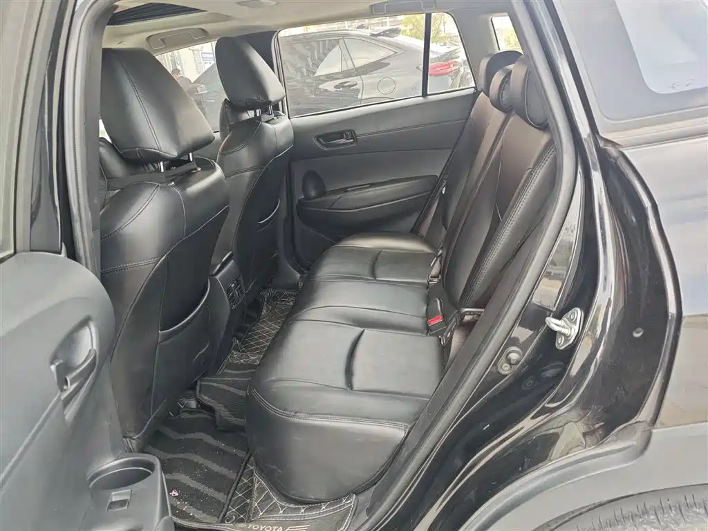 Toyota Corolla Cross — миниатюра 7