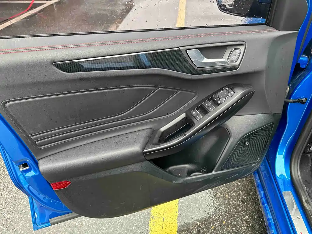 Ford Focus — миниатюра 5