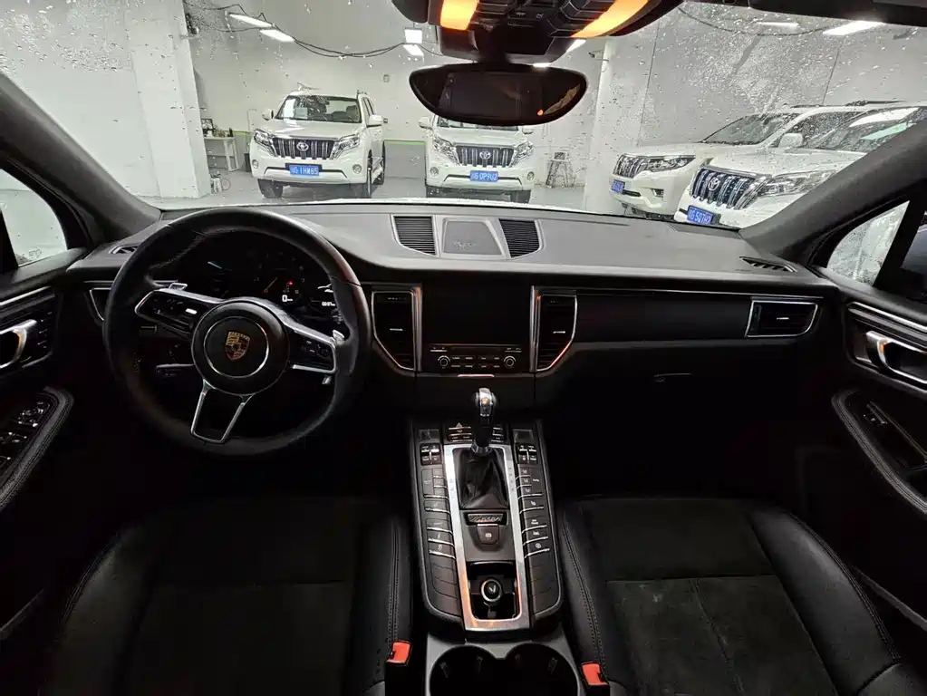 Porsche Macan — миниатюра 16