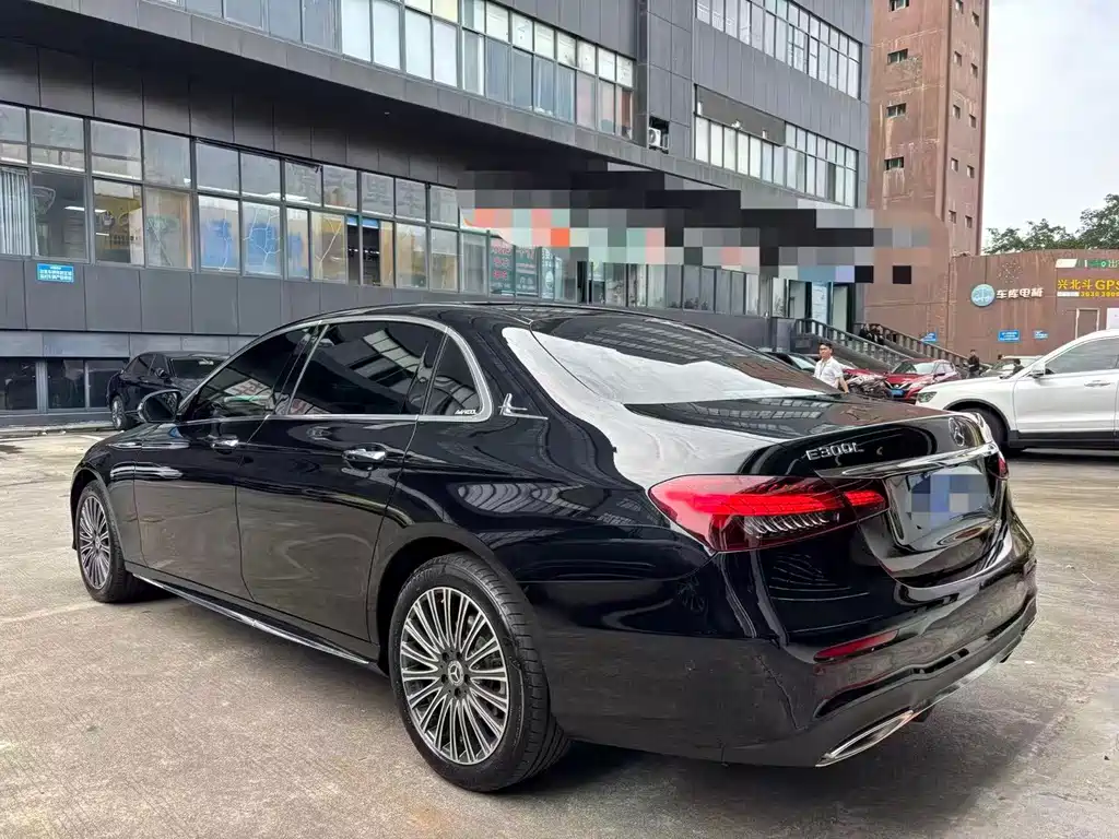 MERCEDES-BENZ E CLASS