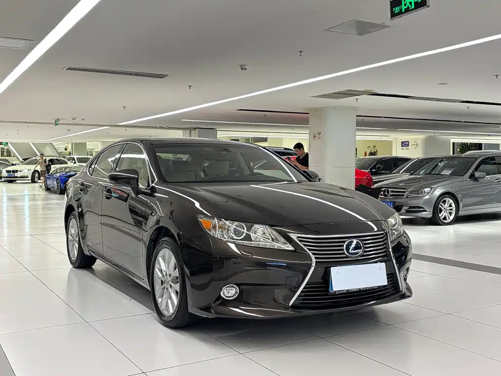 Lexus ES — миниатюра 3