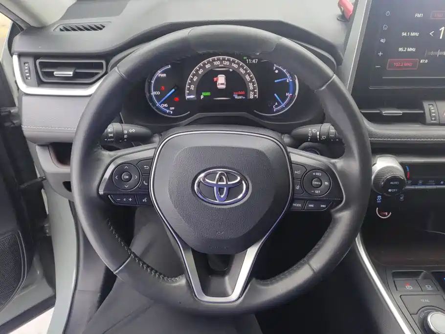Toyota RAV4 — миниатюра 15