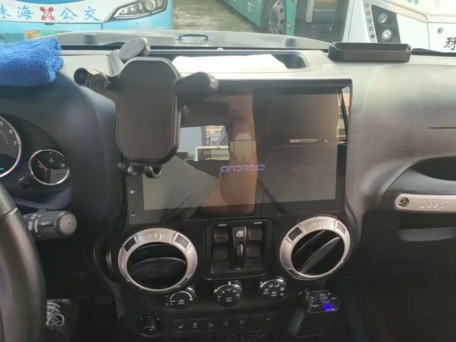 Jeep Wrangler — миниатюра 13