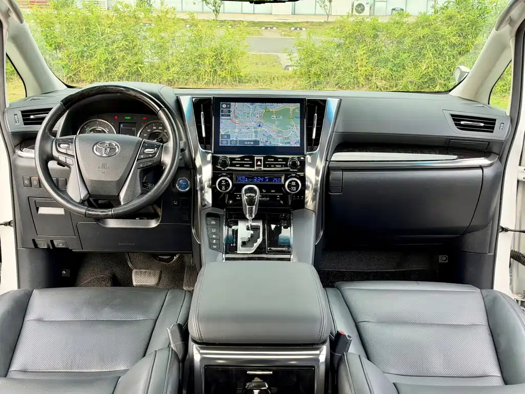 Toyota Vellfire — миниатюра 9