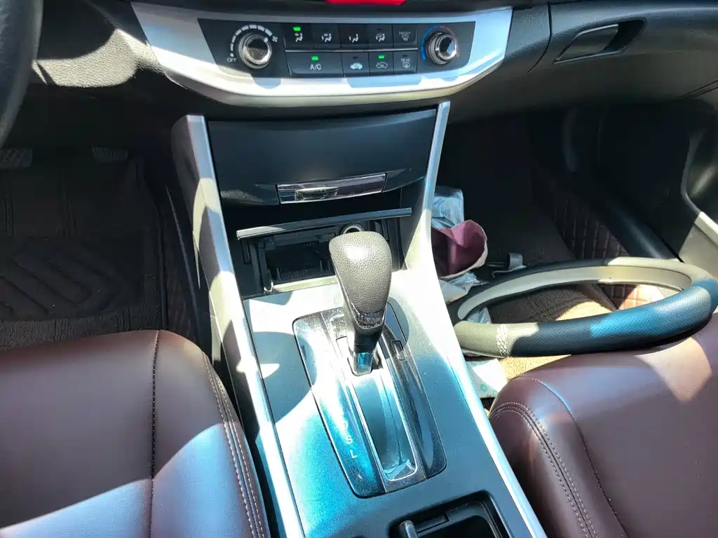 Honda Accord — миниатюра 13
