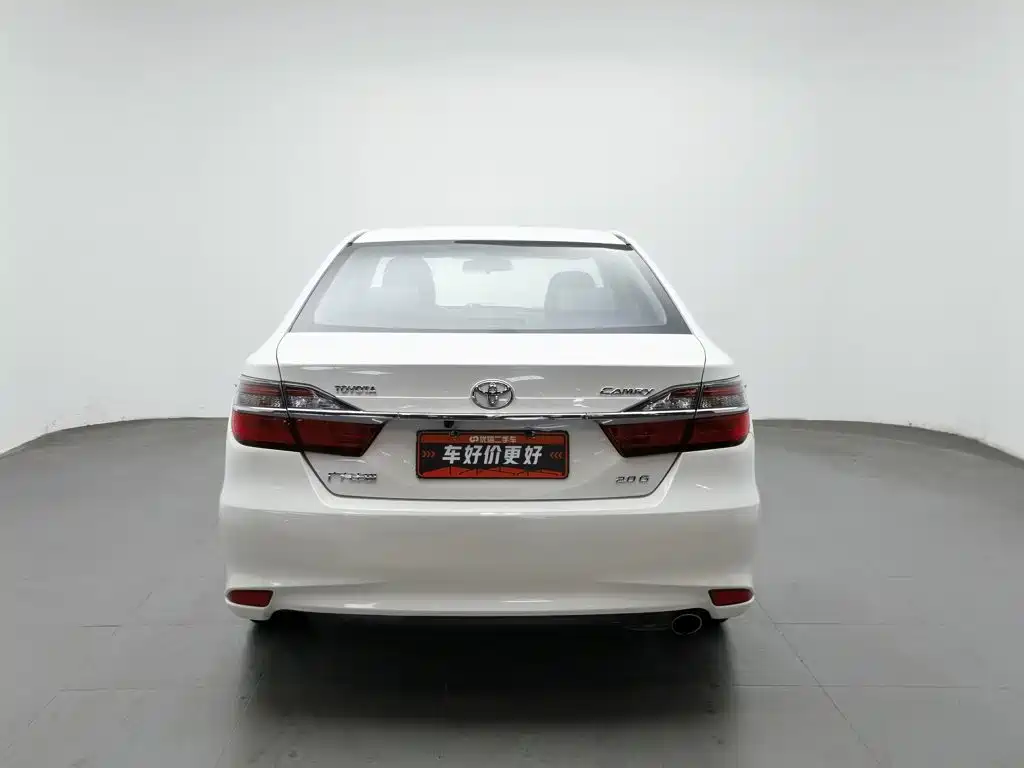 Toyota Camry — миниатюра 4