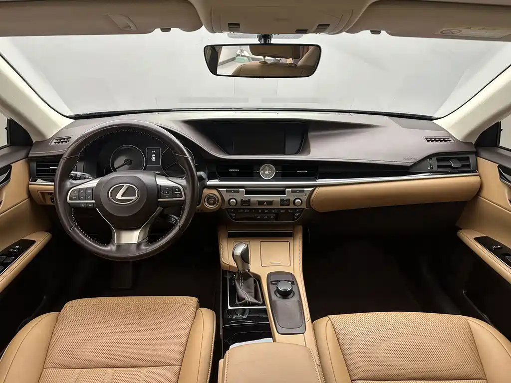 Lexus ES — миниатюра 13