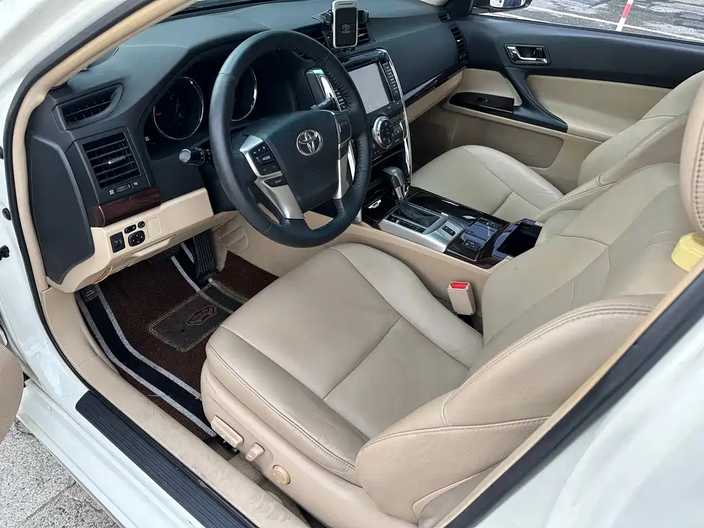 Toyota Reiz — миниатюра 16