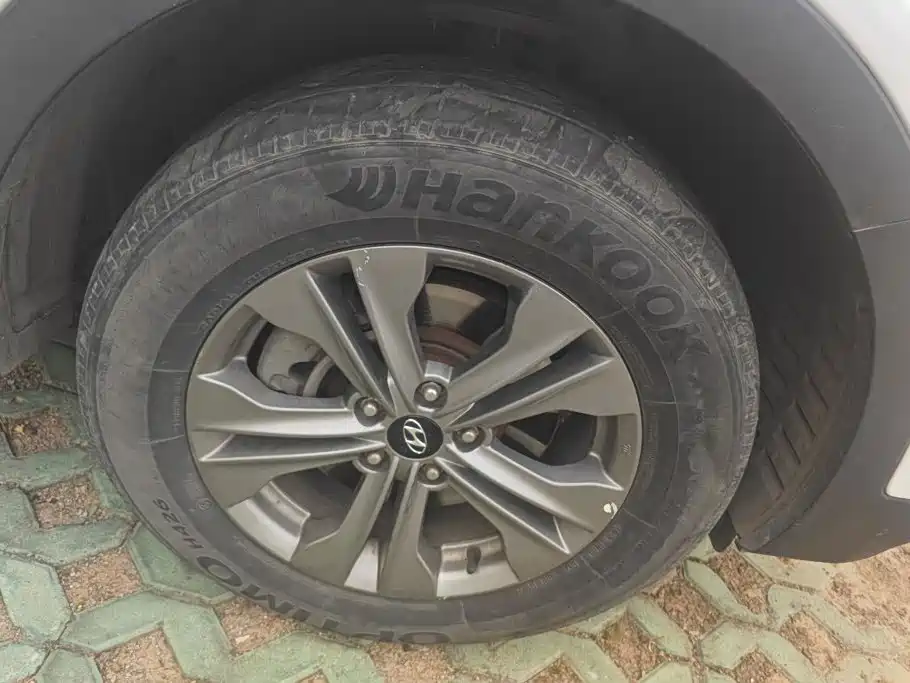 Hyundai Santa Fe — миниатюра 6
