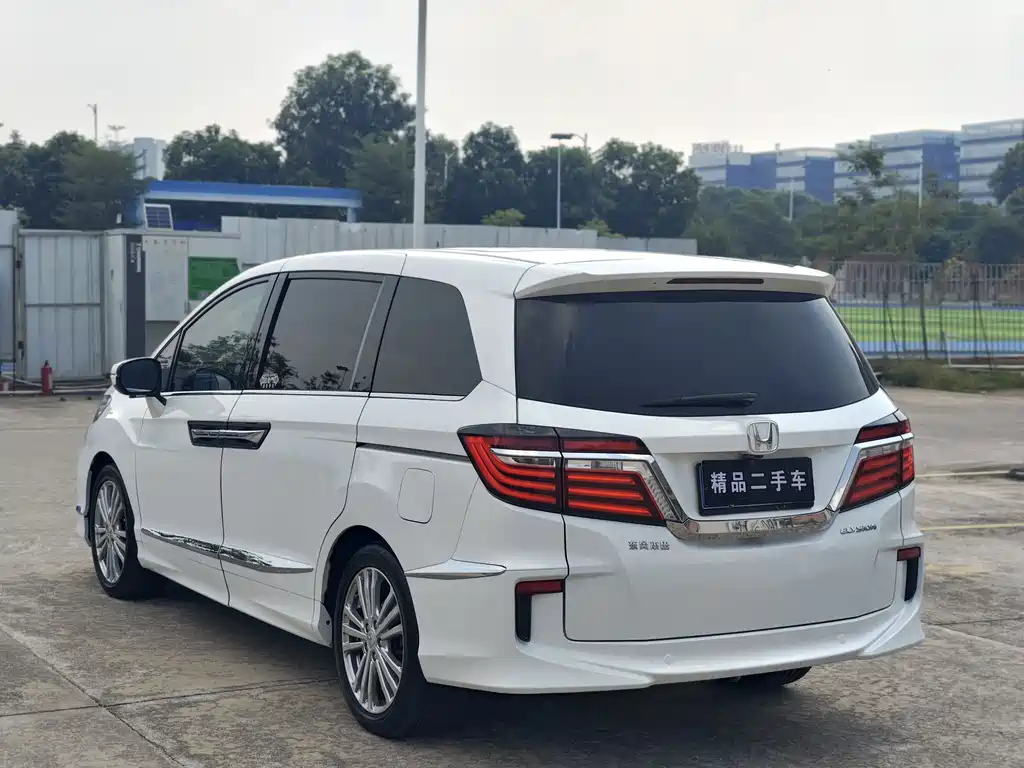 Honda Elysion — миниатюра 8