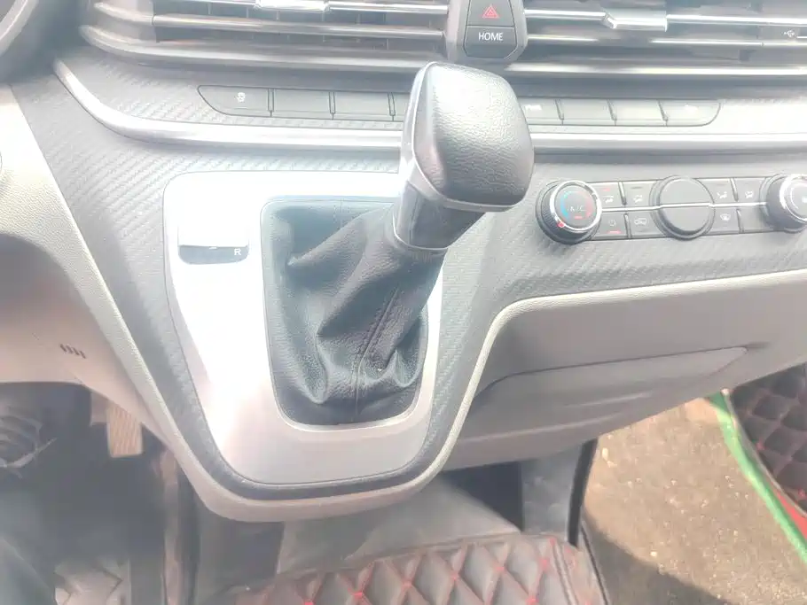 Maxus V90 — миниатюра 16