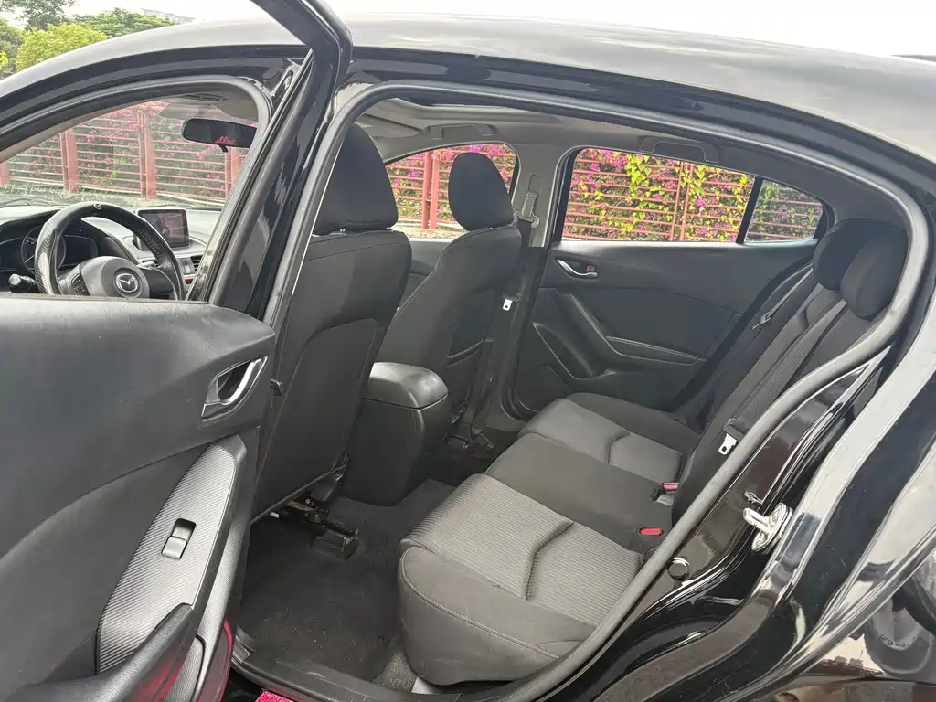 Mazda 3 Axela — миниатюра 12