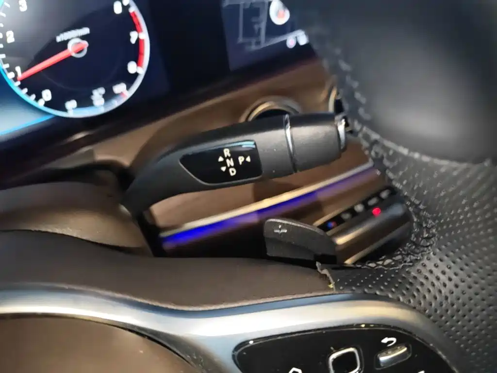 Mercedes-Benz E-Class — миниатюра 14