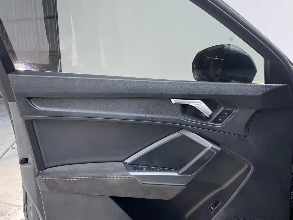 Audi Q3 Sportback — миниатюра 17