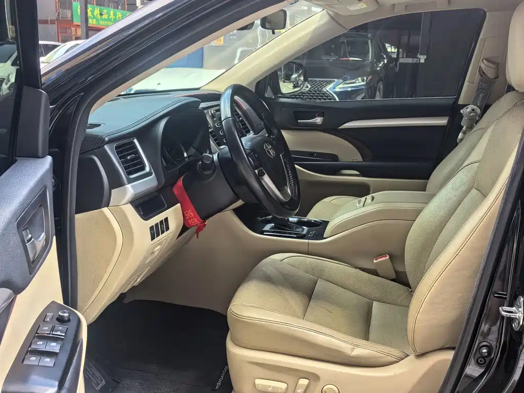 Toyota Highlander — миниатюра 5