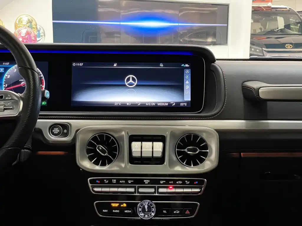Mercedes-Benz G-Class — миниатюра 14