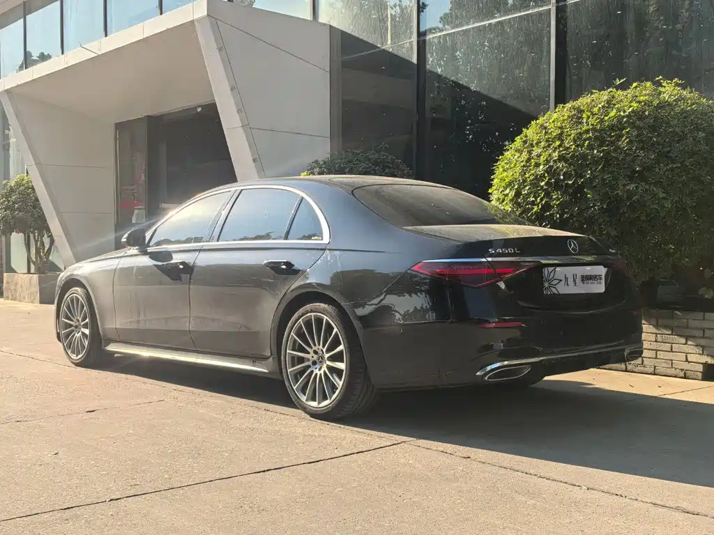 Mercedes-Benz S-Class — миниатюра 3