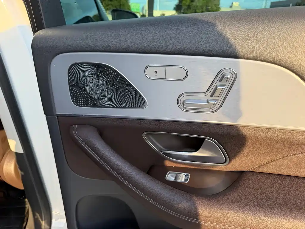 Mercedes-Benz GLE (Import) — миниатюра 9