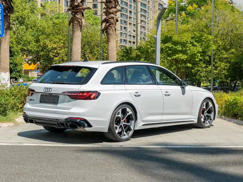 Audi RS 4 2024 RS4 Avant