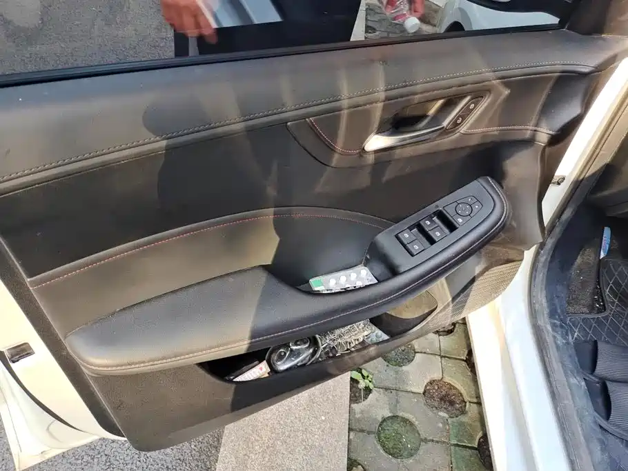Roewe i5 — миниатюра 7