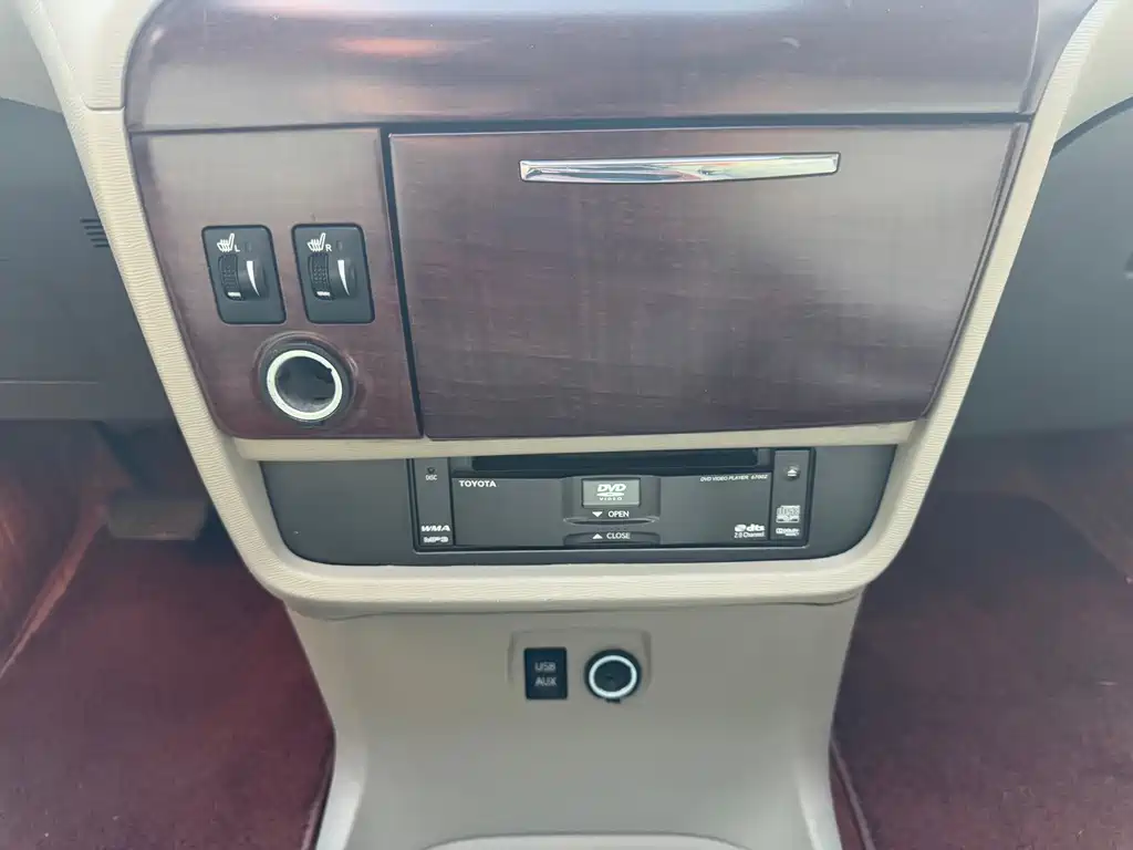 Toyota Sienna — миниатюра 15
