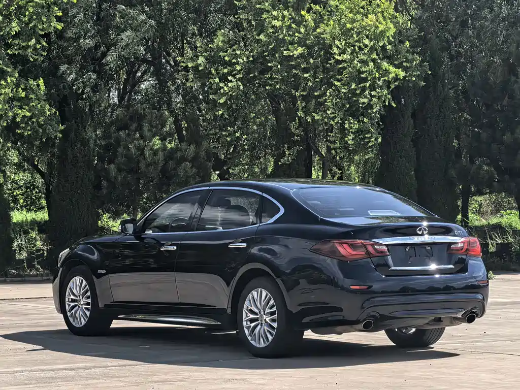 Infiniti Q70 — миниатюра 4