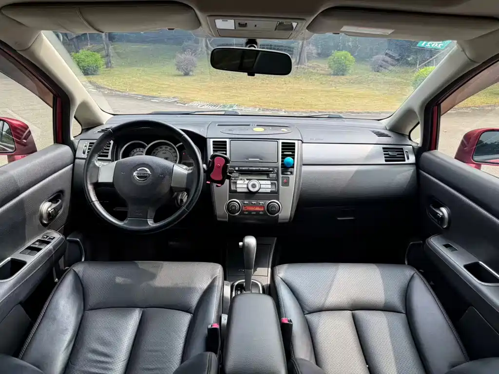 Nissan Tiida — миниатюра 7