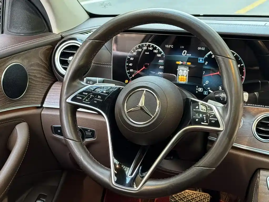 MERCEDES-BENZ E CLASS