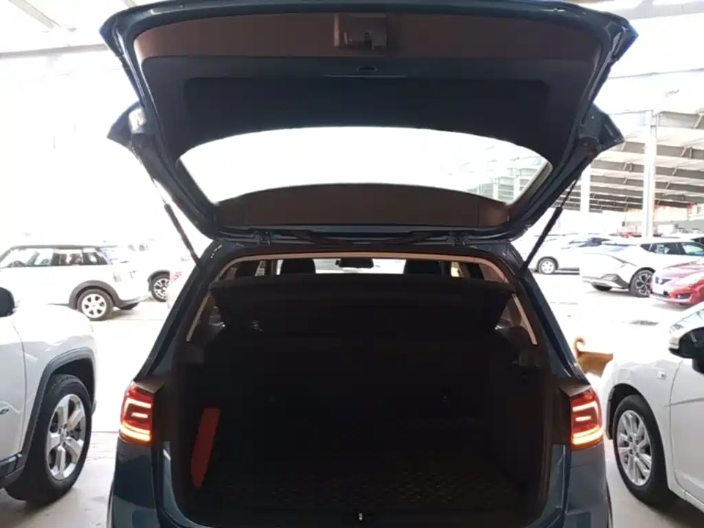 Volkswagen Golf Sportsvan — миниатюра 19