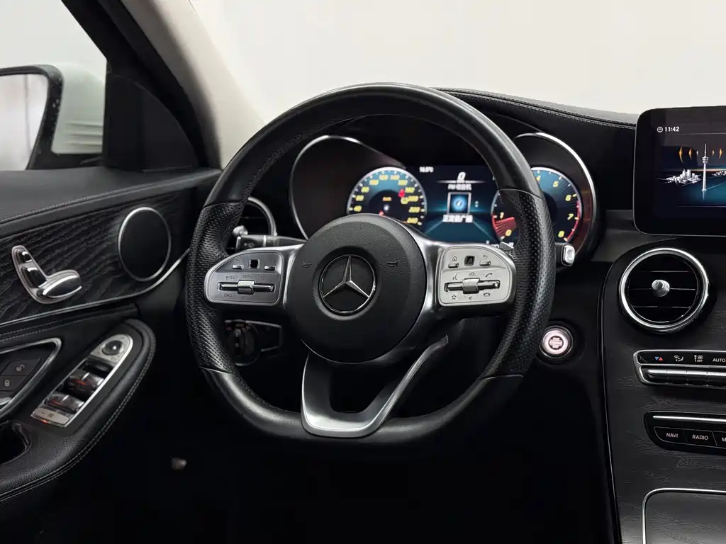 Mercedes-Benz C-Class — миниатюра 23