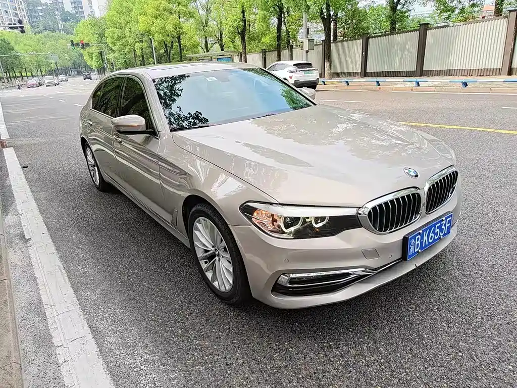 BMW 5 Series — миниатюра 3