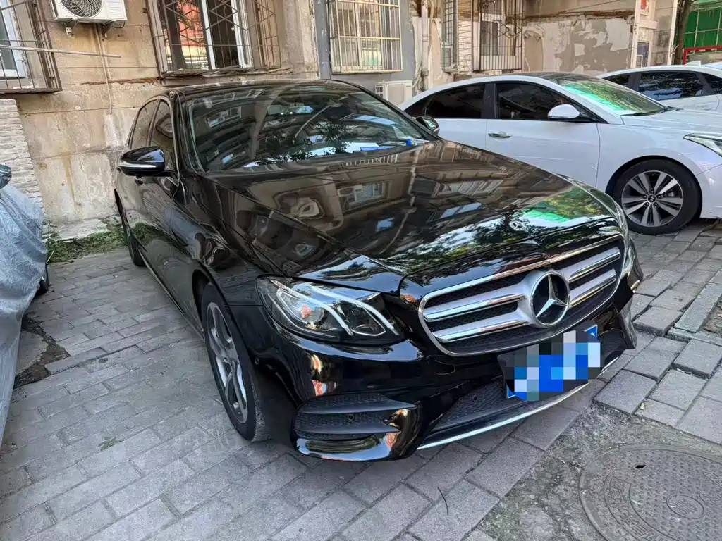 Mercedes-Benz E-Class — миниатюра 2