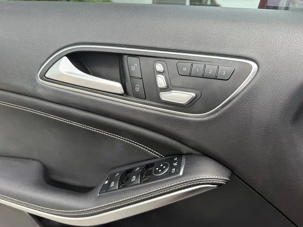 Mercedes-Benz GLA — миниатюра 6