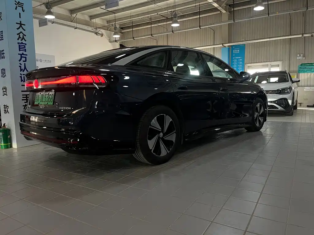 VOLKSWAGEN ID.7 VIZZION