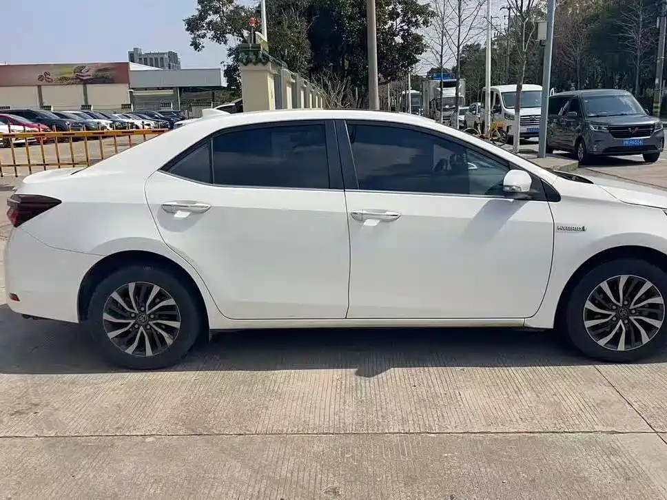 Toyota Corolla — миниатюра 8