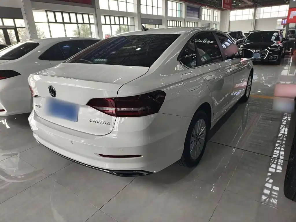 Volkswagen Lavida — миниатюра 5