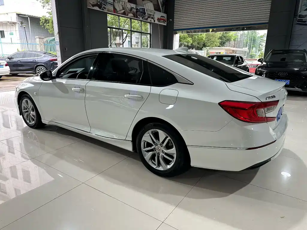 Honda Accord — миниатюра 7