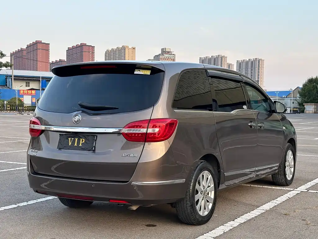 Buick GL8 — миниатюра 7