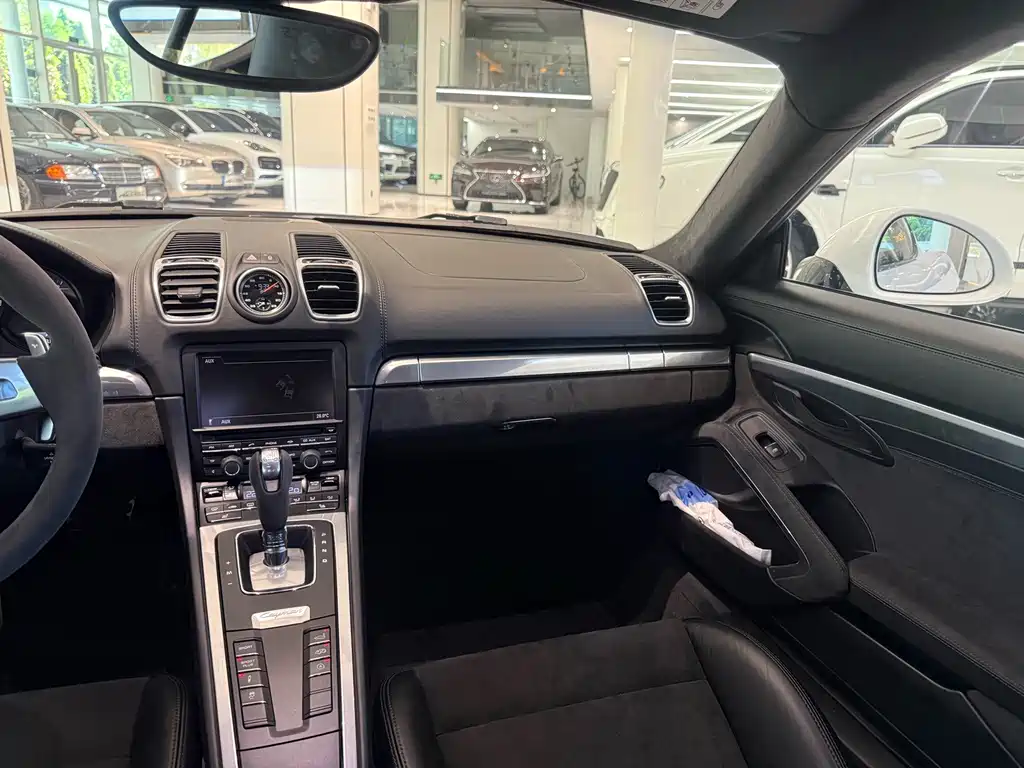 Porsche Cayman — миниатюра 16