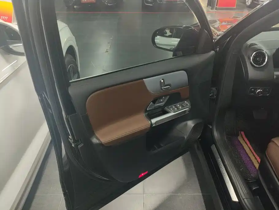 Mercedes-Benz GLB — миниатюра 7