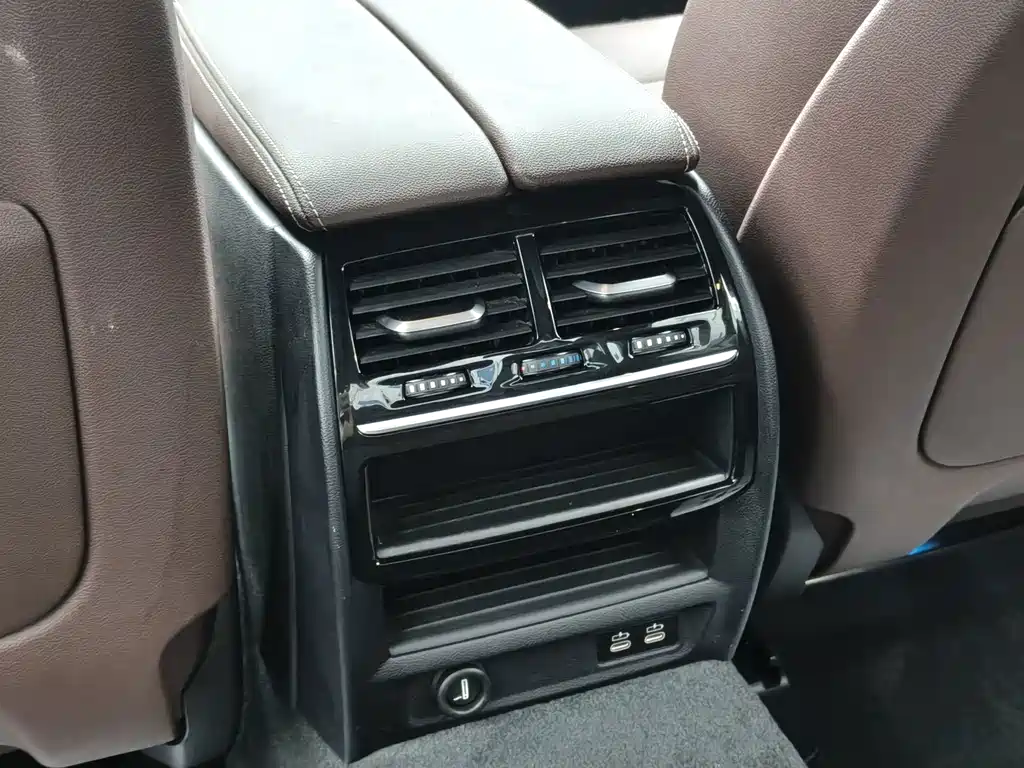 BMW 5 Series New Energy — миниатюра 14